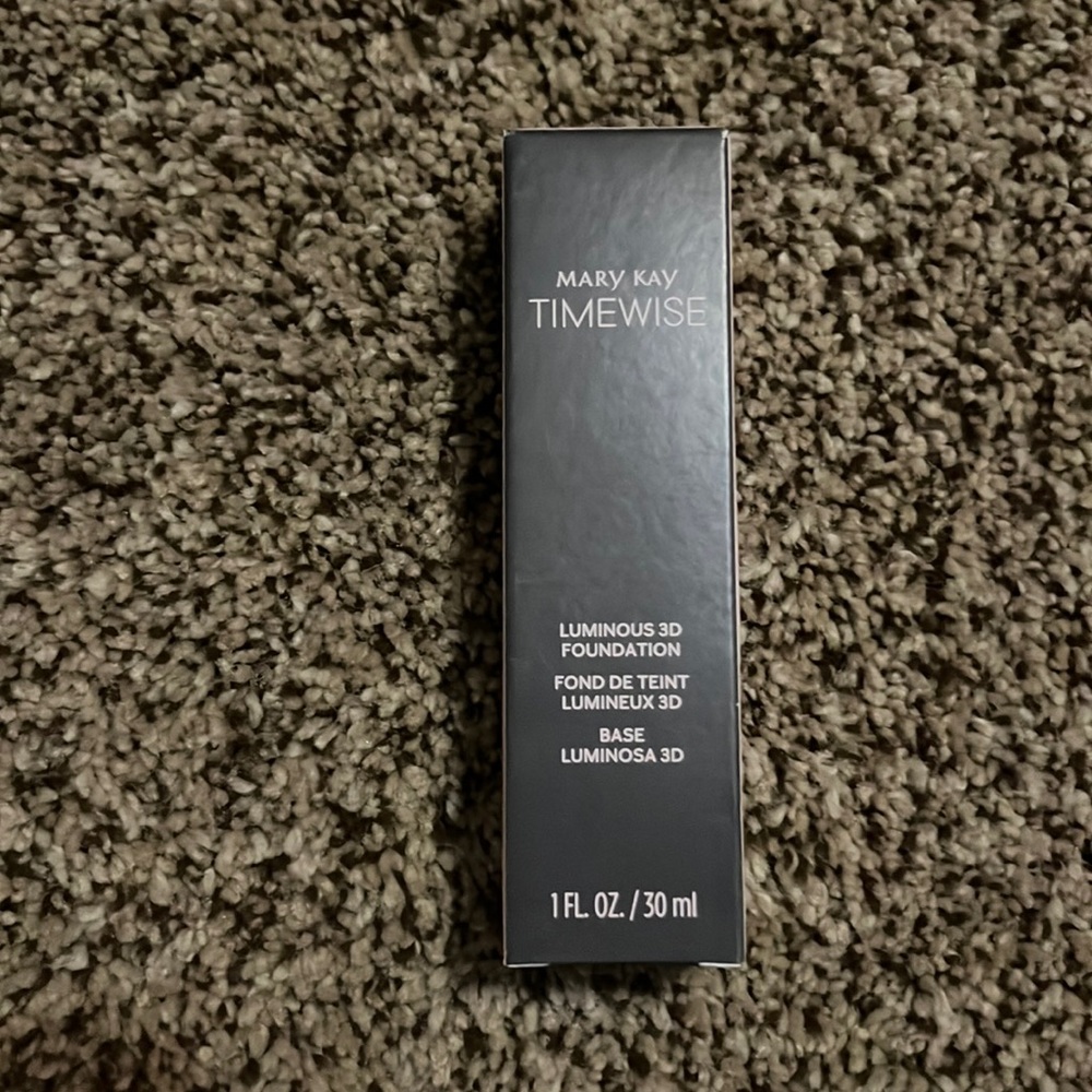 Mary kay luminous foundation